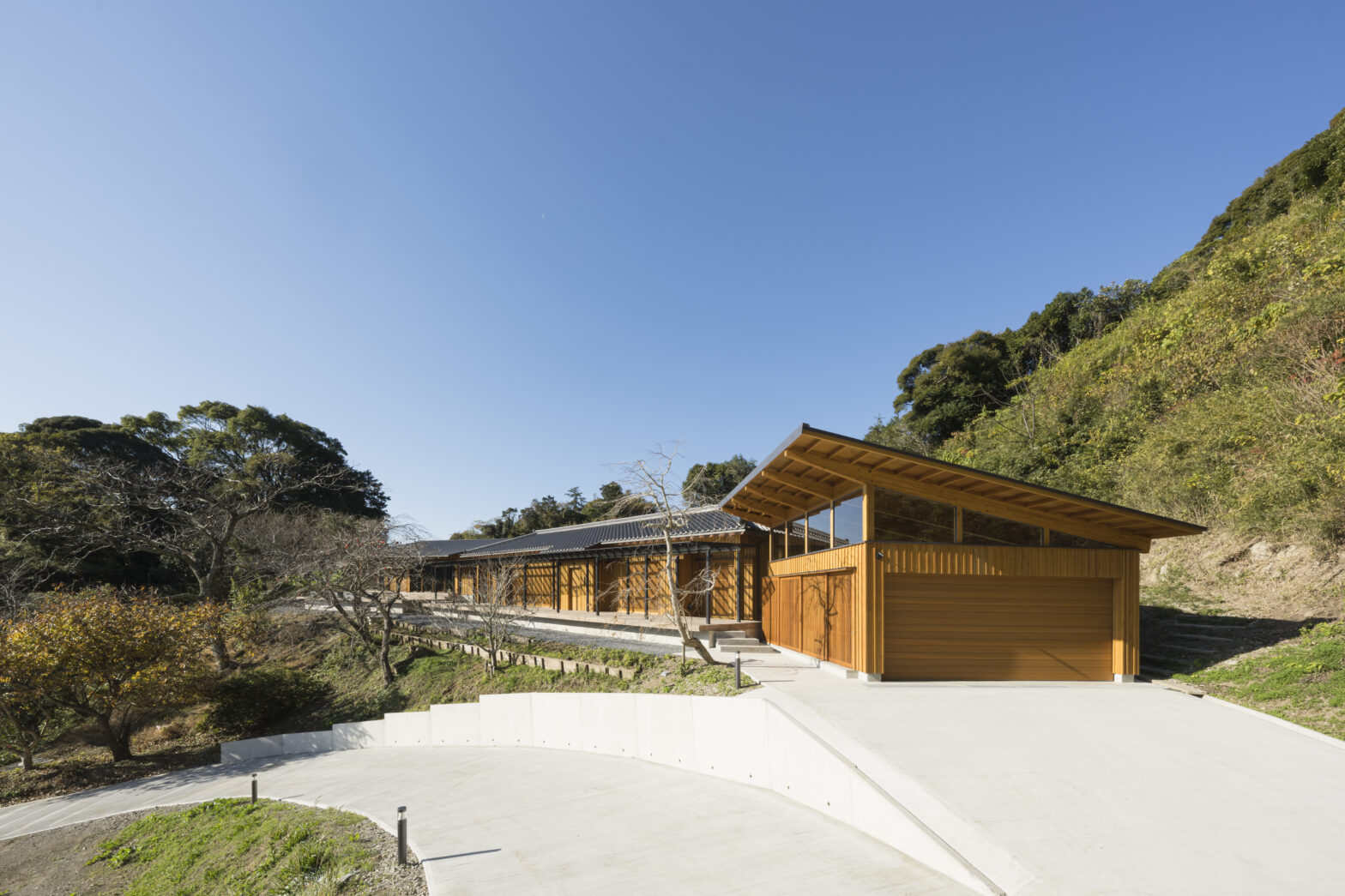 05 温泉、ガレージ、小鳥のさえずり