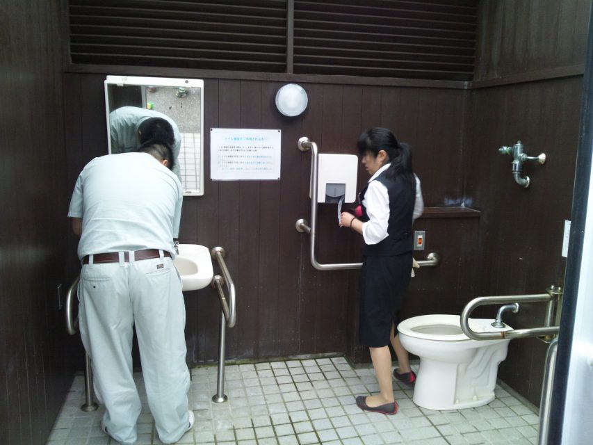 トイレ清掃